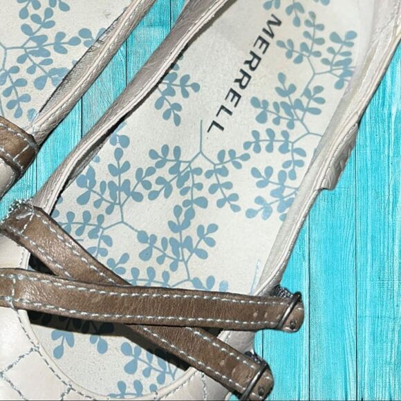 Merrell brand comfy flats - Picture 2 of 5
